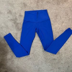 Lululemon aligns (older style)